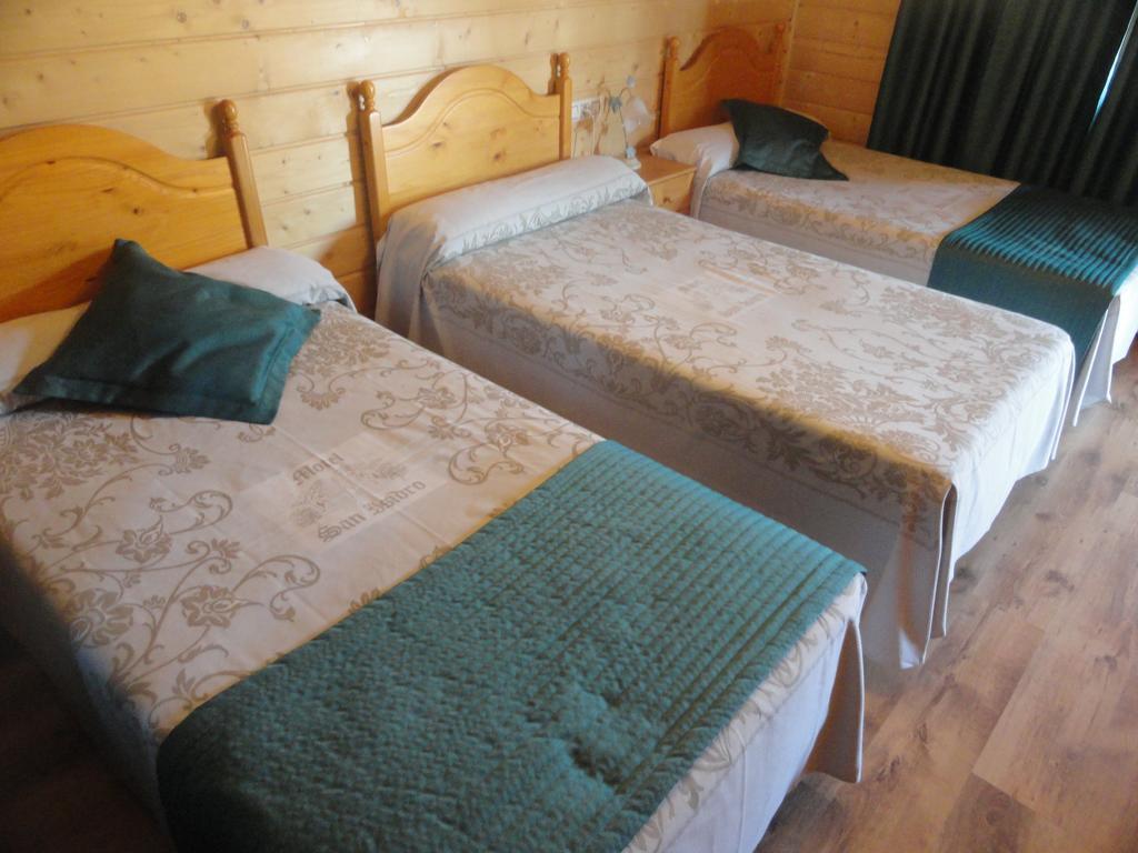 Motel San Isidro Villarrubio Zewnętrze zdjęcie